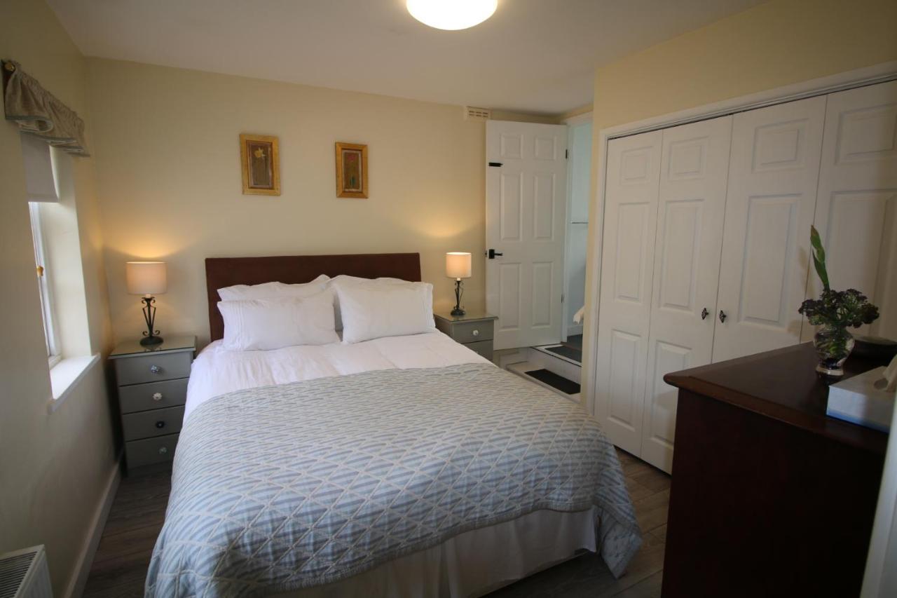 Prince Hill Cottages Worton  エクステリア 写真