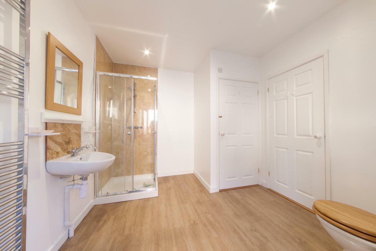 Prince Hill Cottages Worton  エクステリア 写真