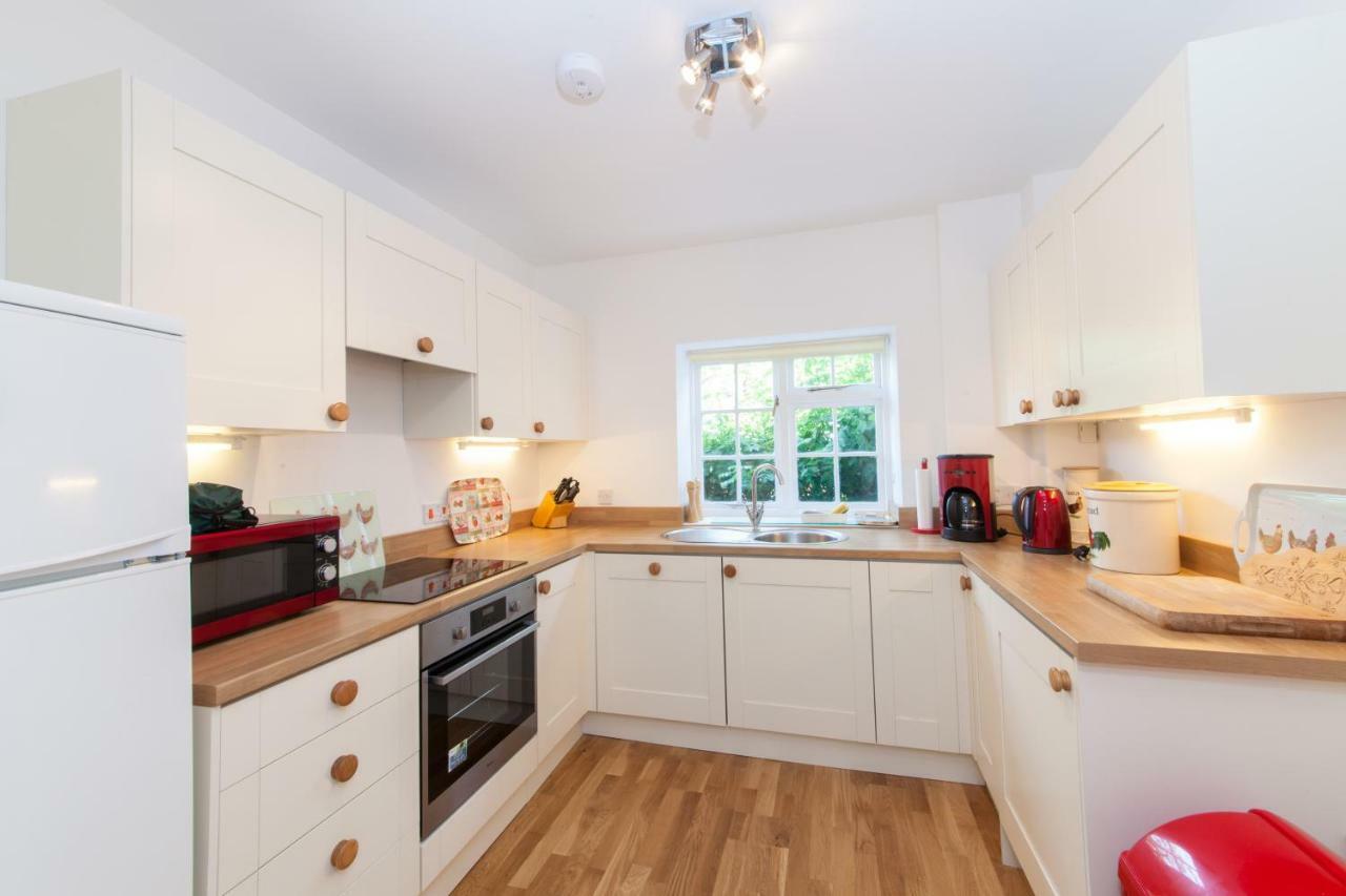 Prince Hill Cottages Worton  エクステリア 写真