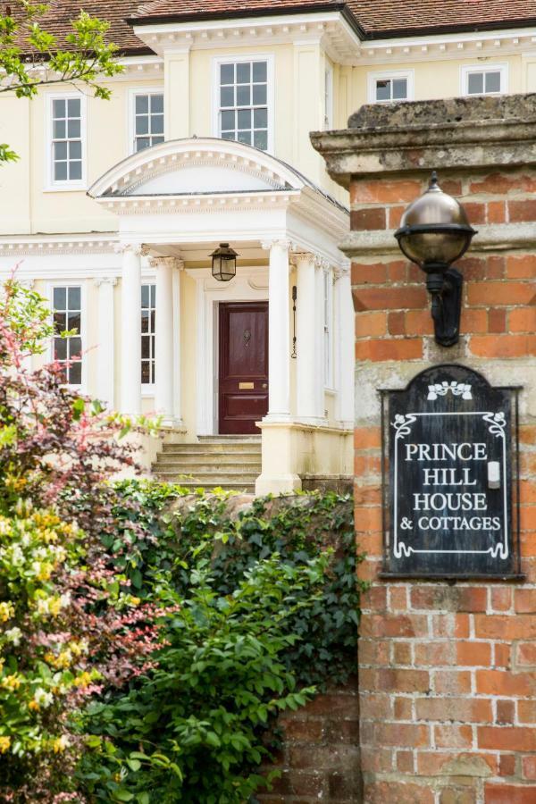Prince Hill Cottages Worton  エクステリア 写真