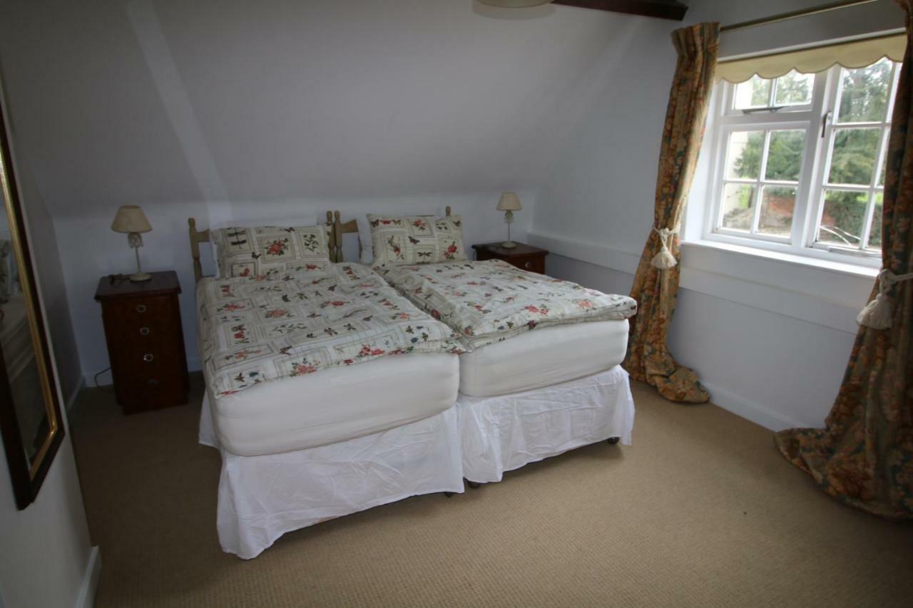 Prince Hill Cottages Worton  エクステリア 写真