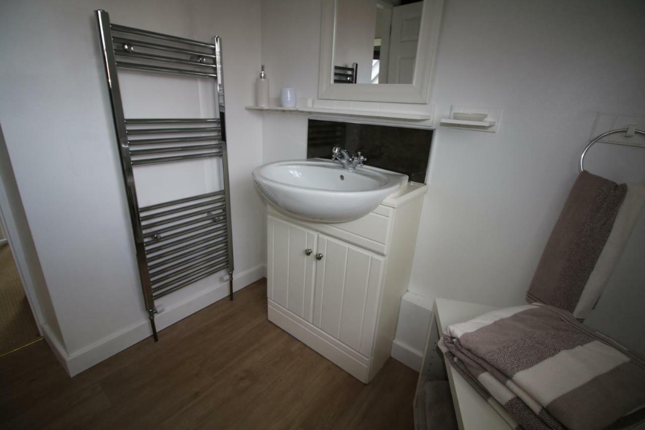 Prince Hill Cottages Worton  エクステリア 写真