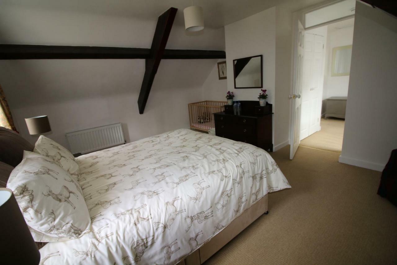Prince Hill Cottages Worton  エクステリア 写真